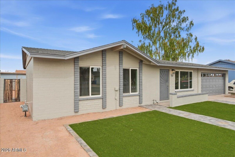 03-752 E Glade Ave_RedHogMedia