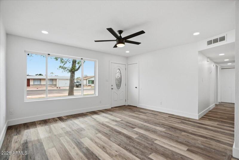 06-752 E Glade Ave_RedHogMedia