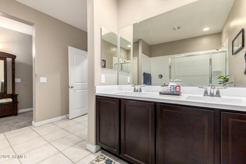 PRIMARTY SUITE DUAL SINKS