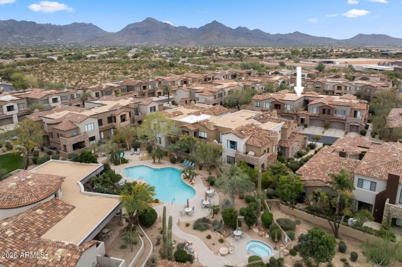 Quick walk to the pool!