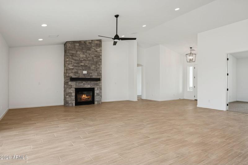 10-web-or-mls-20136-w-hazelwood-st