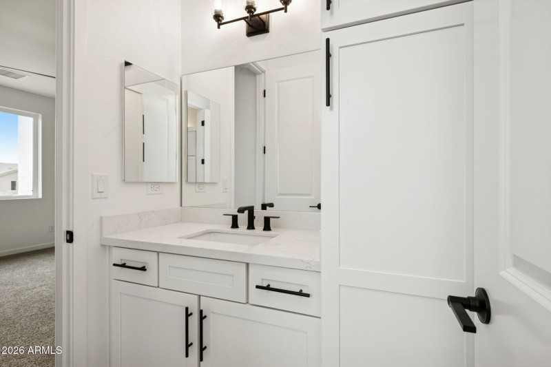 32-web-or-mls-20136-w-hazelwood-st