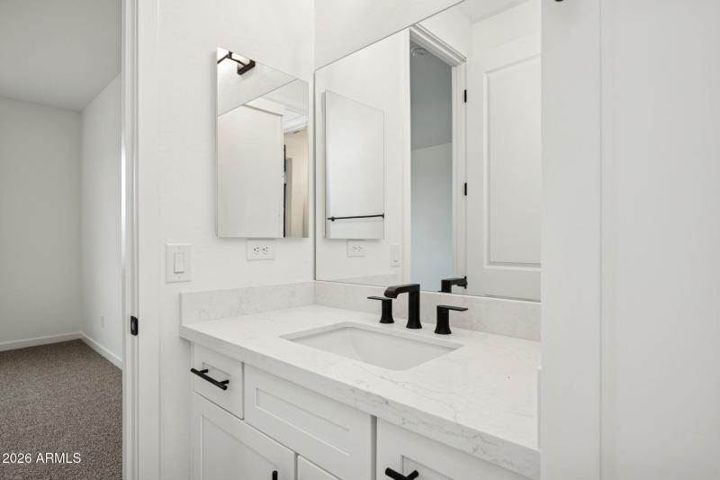 35-web-or-mls-20136-w-hazelwood-st