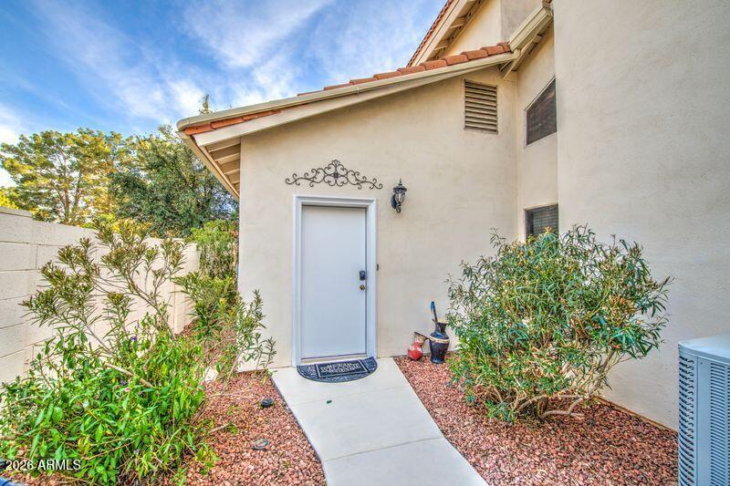 64 Guest Suite Entry