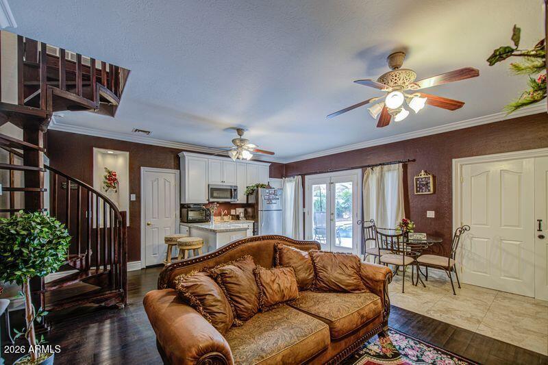 67 Guest Suite Great Room