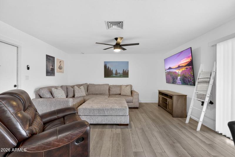 5-web-or-mls-18E Hopi Ave