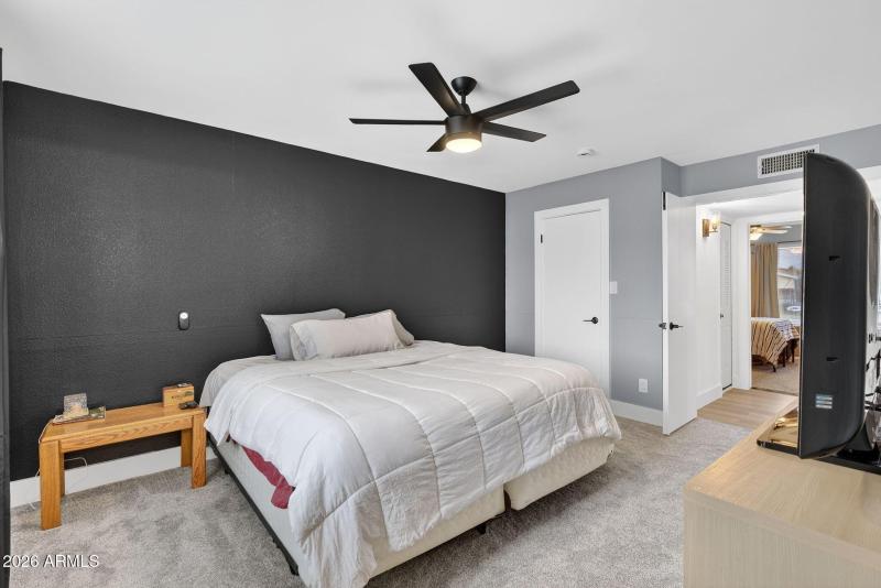 16-web-or-mls-09E Hopi Ave