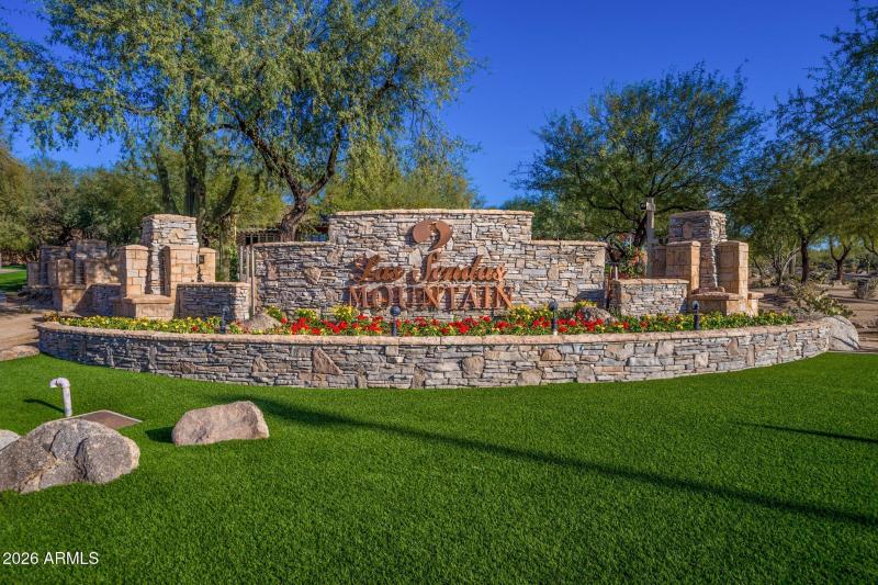 Las Sendas Community