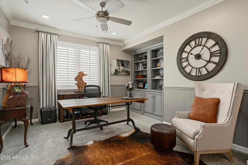 STUNNING DEN/OFFICE/LIBRARY