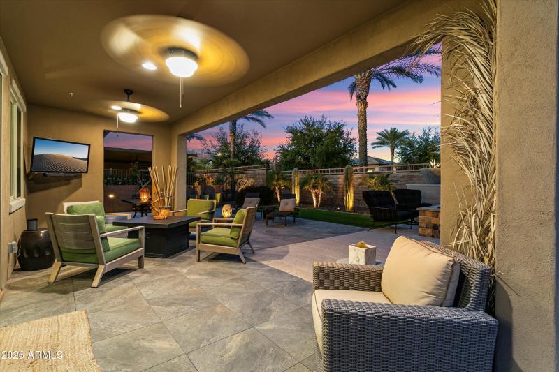 SPACIOUS COVERED PATIO