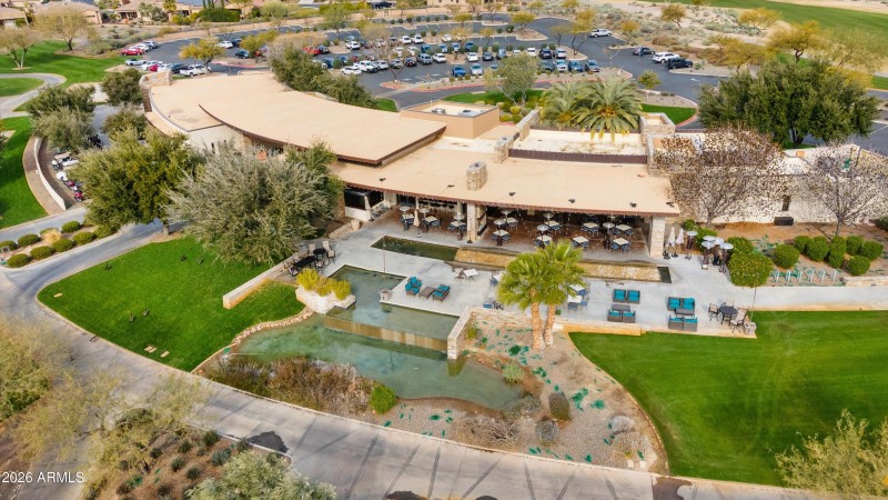 OUTDOOR SEATING-V'S TAPROOM