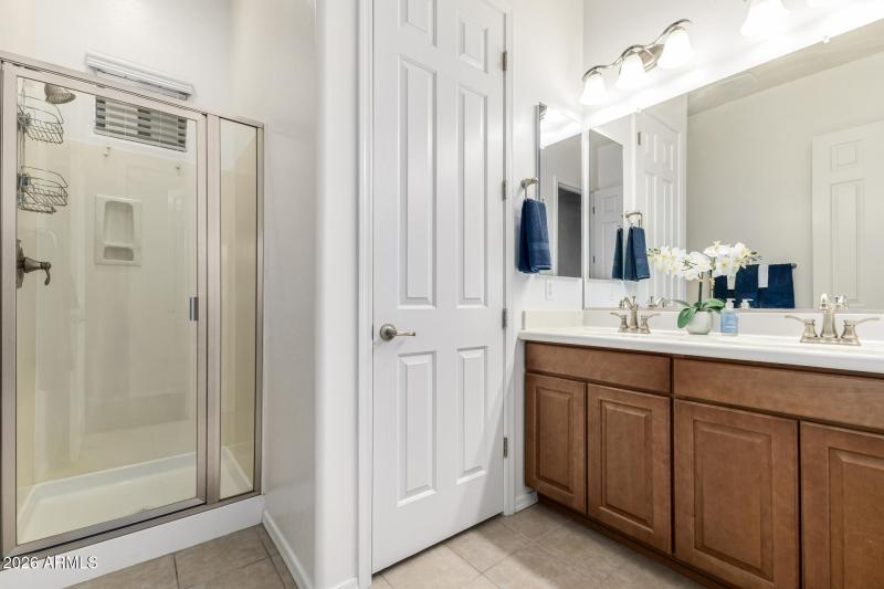 Seconary Bathroom Poinsettia