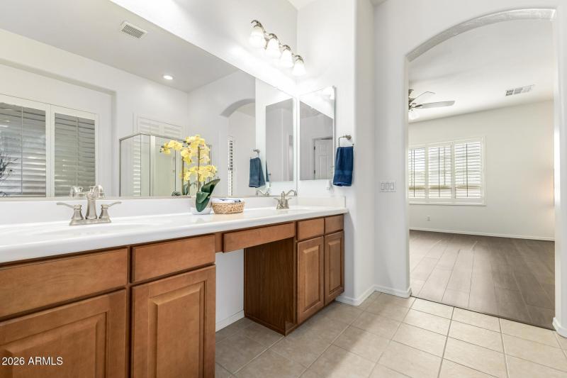 Primary Bathroom Poinsettia