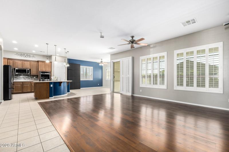 Great Room Poinsettia