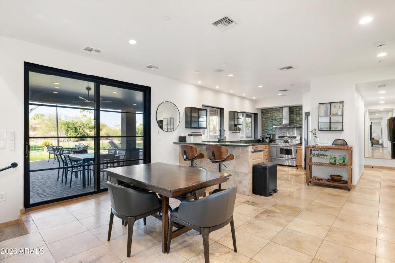 008_Dining And Kitchen