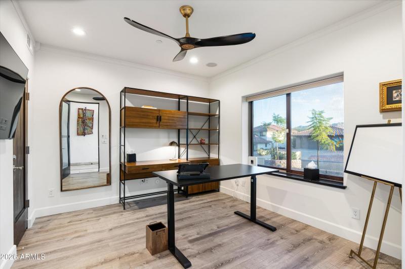 032_5th Bedroom Or Office