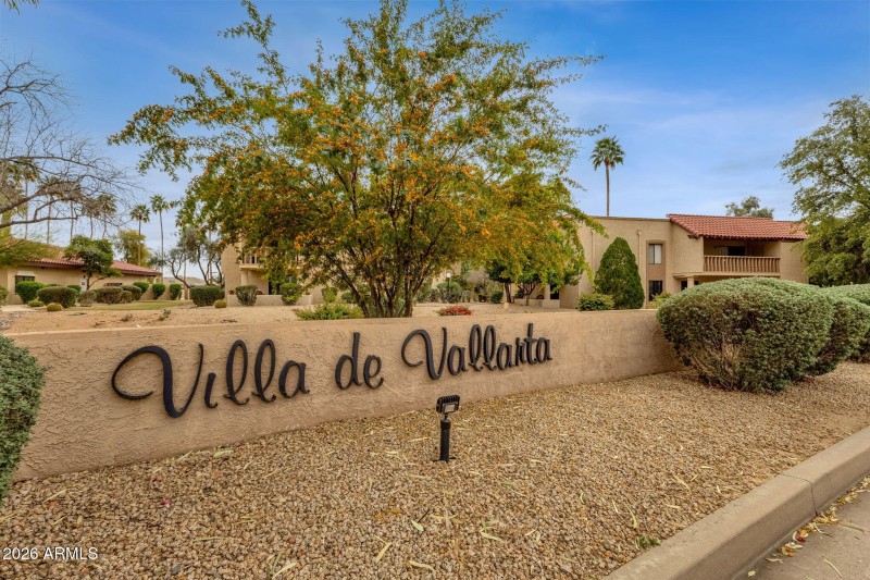 32-web-or-mls-8651-e-royal-palm-rd-127