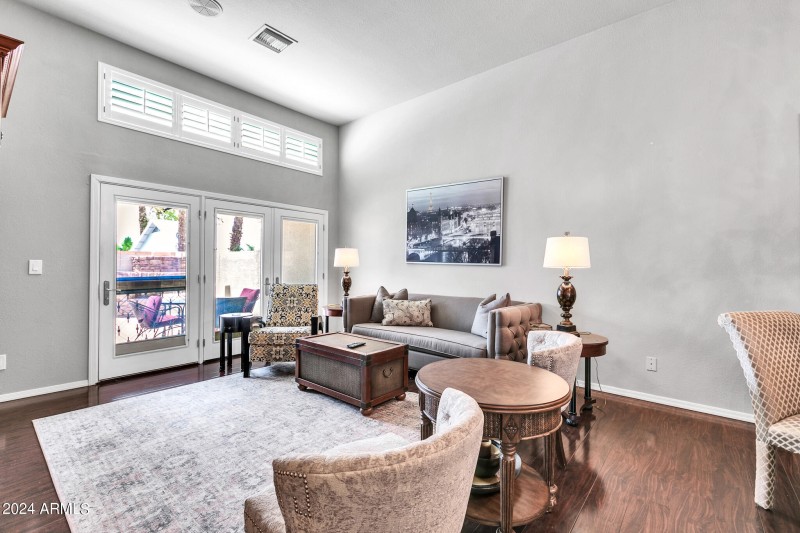 8889 E Meadow Hill Dr-10