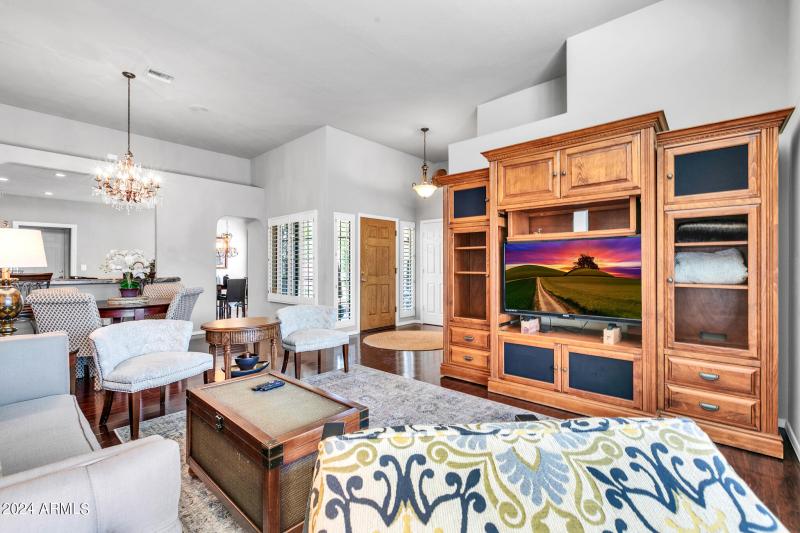 8889 E Meadow Hill Dr-11