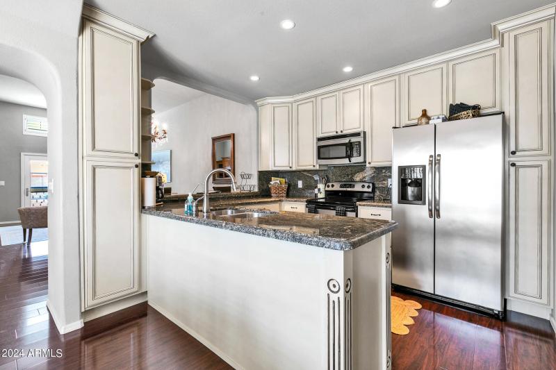 8889 E Meadow Hill Dr-16