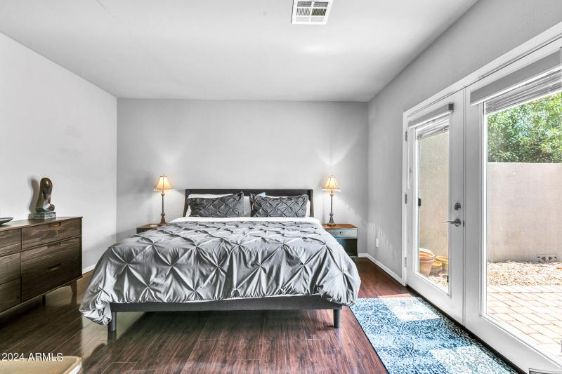 8889 E Meadow Hill Dr-20