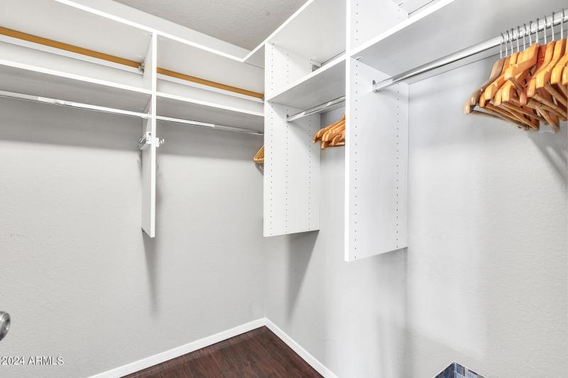 8889 E Meadow Hill Dr-21