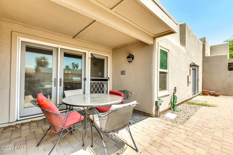 8889 E Meadow Hill Dr-37