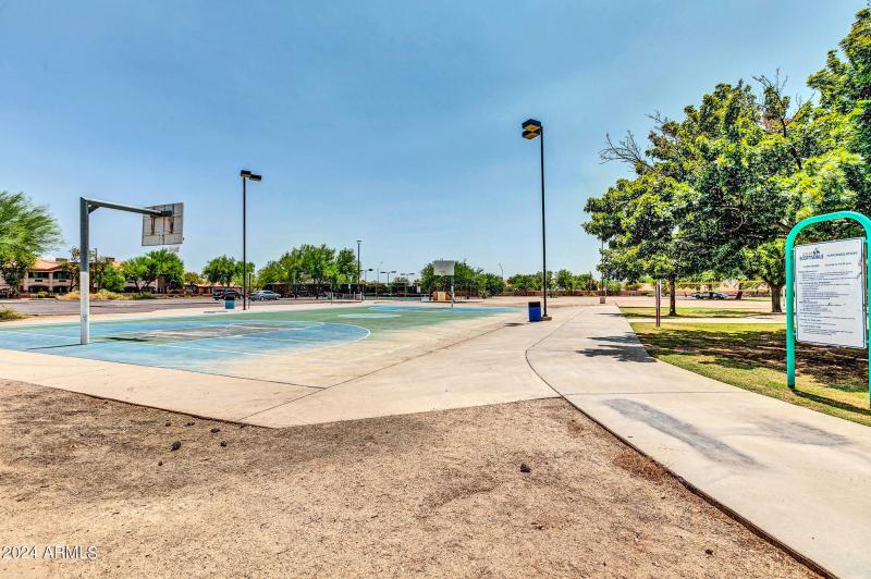 8889 E Meadow Hill Dr-28