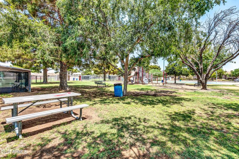 8889 E Meadow Hill Dr-30