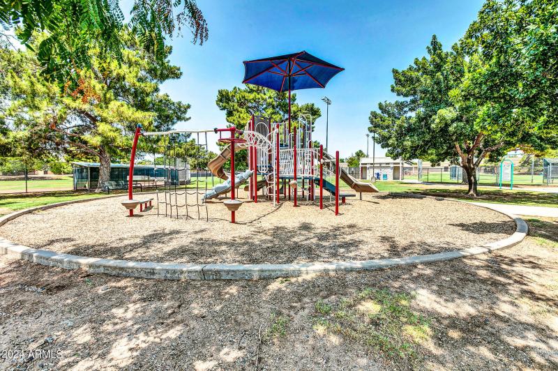 8889 E Meadow Hill Dr-31