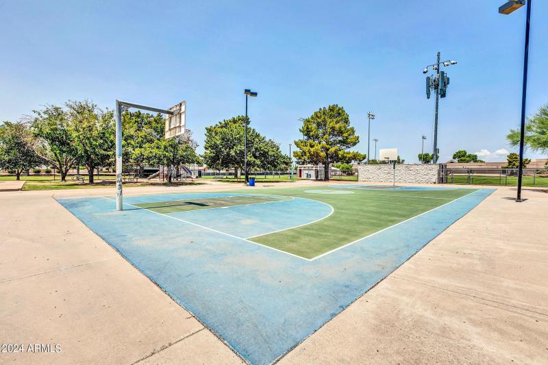 8889 E Meadow Hill Dr-33