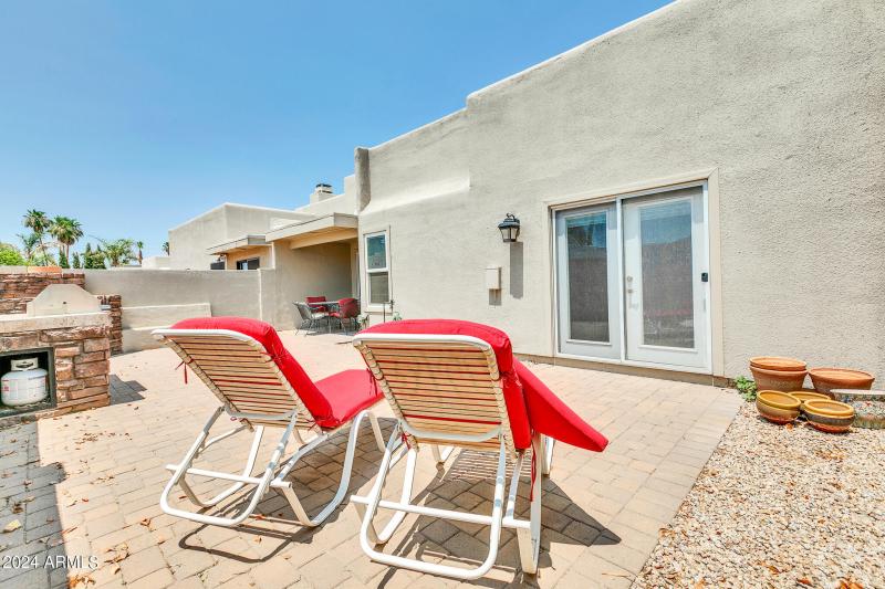 8889 E Meadow Hill Dr-38