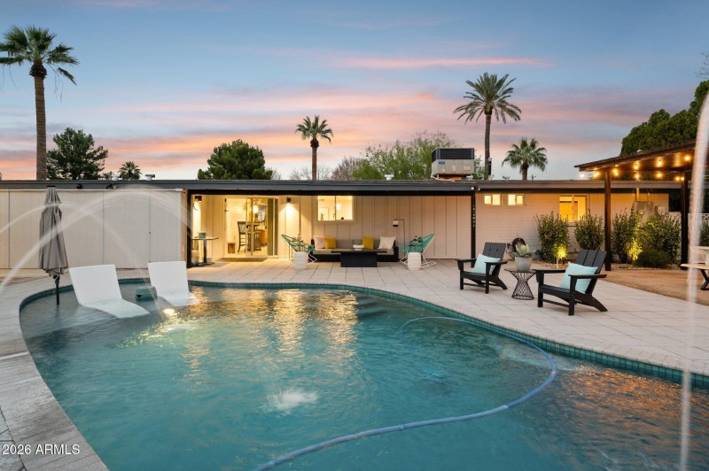 Rear elevation give palm springs vibes