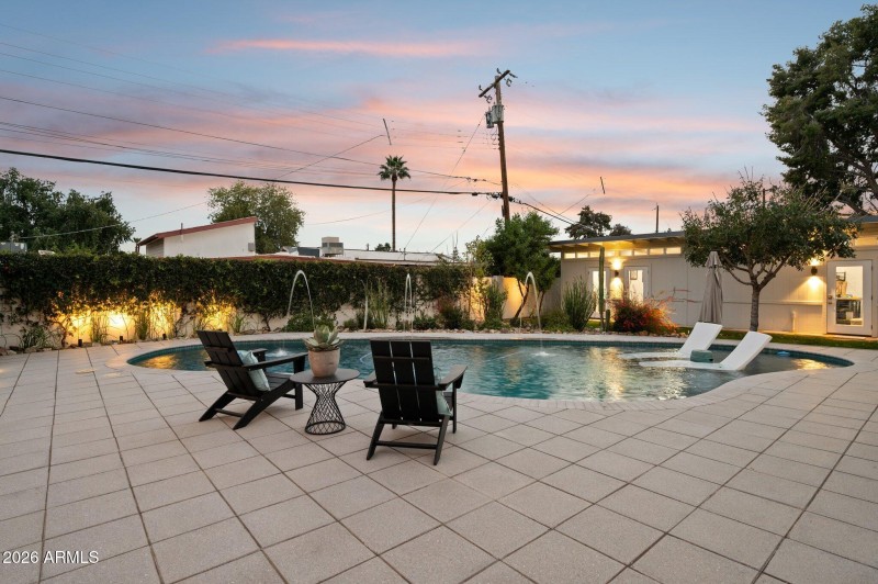 Expanses of high end Shellock pavers