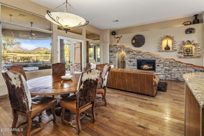 Dining & Living Room Greenside