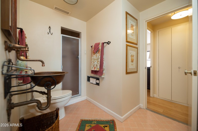 2201 N Central bath 3 2