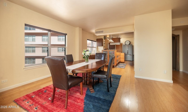 2201 N Central dining