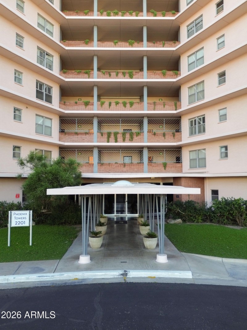 2201 N Central bldg entry 2