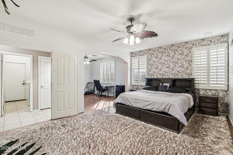 24-web-or-mls-W Tonto St-S1102-022