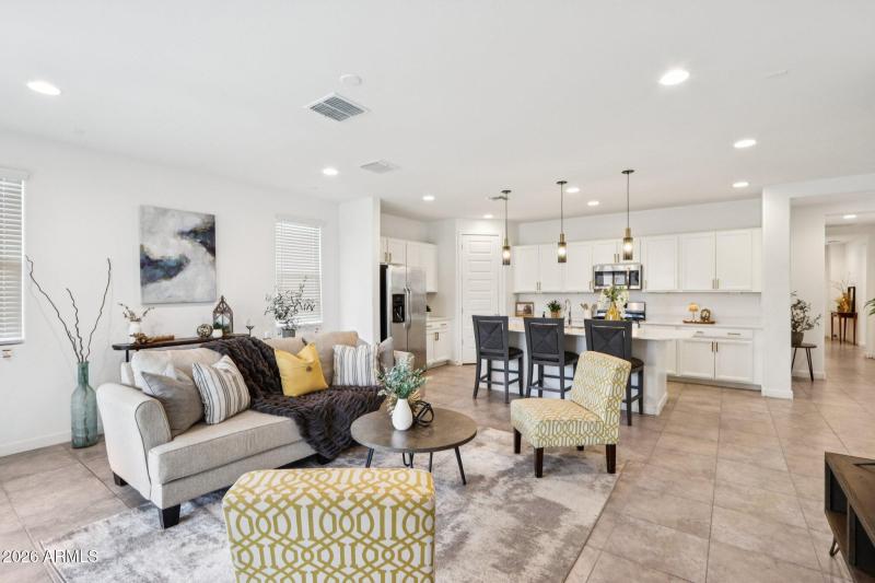 8-web-or-mls-W Cortez St-S1702-008