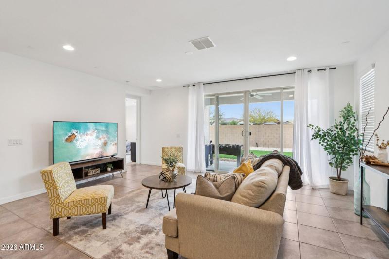 6-web-or-mls-W Cortez St-S1702-006