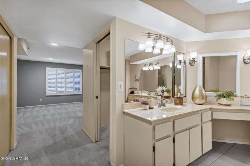 10013 E Watford Way-25