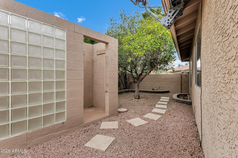 10013 E Watford Way-38