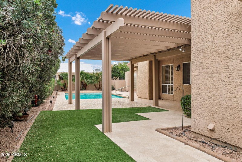 10013 E Watford Way-41