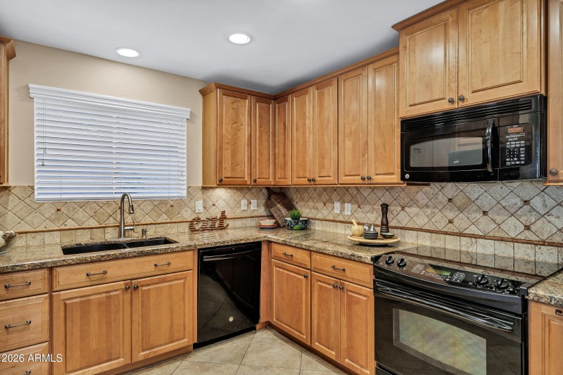 10013 E Watford Way-14