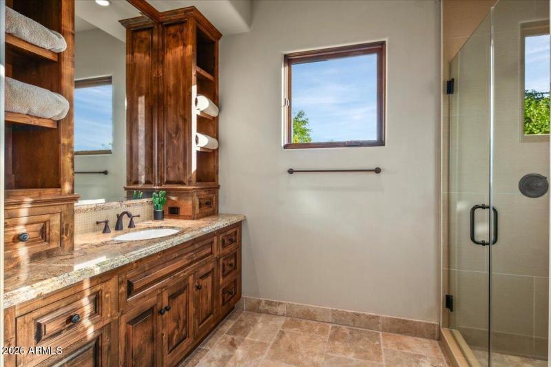 51-Guest Bath & Showers