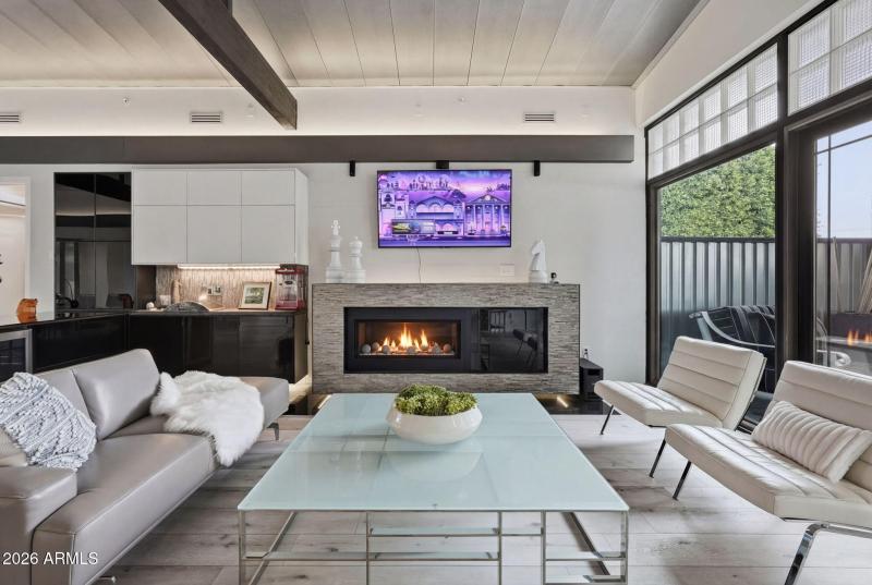 Light & Bright w/ Clerestory Windows