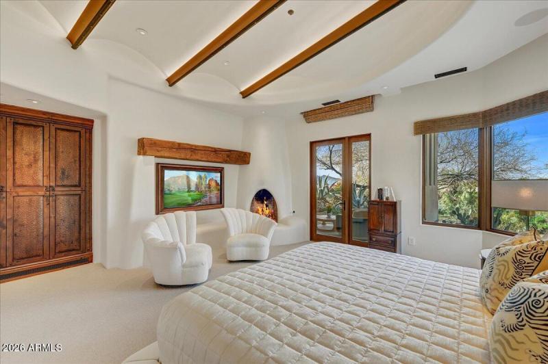 Primary Suite Detail II