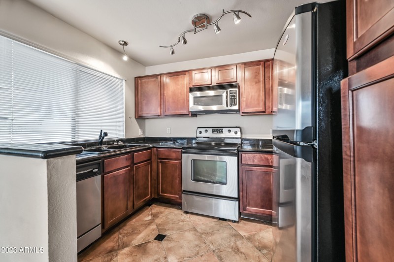 ocupix-10055EMVLR2049-7