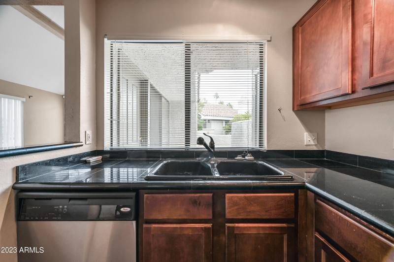 ocupix-10055EMVLR2049-8